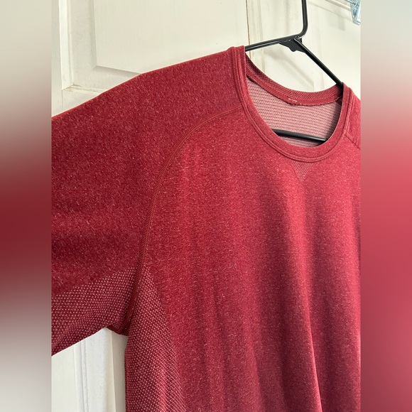Lululemon Men’s Performance Short-Sleeve Crew Neck Shirt. Size Large - Picture 2 of 9